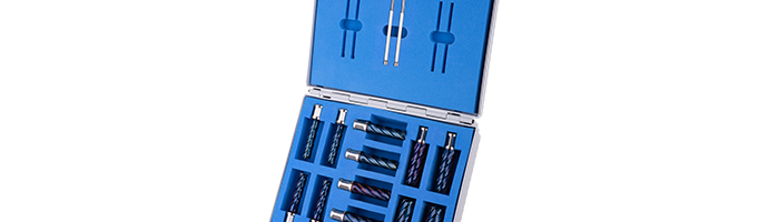 Karnasch Set PROFI PLUS, Blue-Drill Line55 PRO/Blue-Drill Line-Rail55 PRO 12 PM poederstaal+DURABLUE-gecoate kernboor: snijlengte 55mm, weldonopname 19mm, van elk 2 Stk Ø 12, 14, 16, 18, 20, 26mm, 2 uitwerpstiften 6,34x102mm Art: 201949